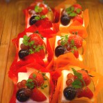 【本日のおすすめケーキ！】たっぷりフルーツのショートケーキ。