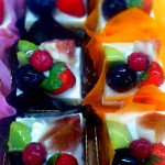 【本日のおすすめケーキ！】旬のフルーツを使った旬果ケーキ。