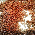 焙煎したてのコーヒー豆入っています。