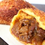 姉妹店の人気カレーパンが大山珈琲にやってきました！！